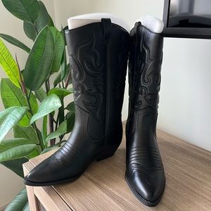 BLACK COWBOY BOOTS women